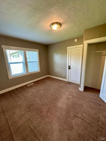 994 Sanitarium Rd, Deer Park, CA 94576