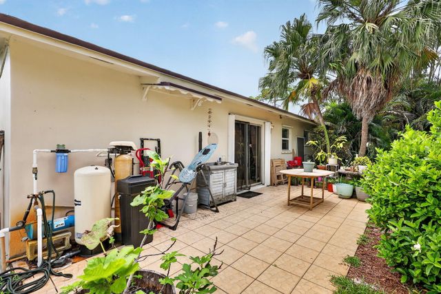 902 SE OCEAN Avenue, Stuart, FL 34996