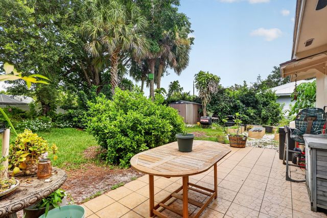 902 SE OCEAN Avenue, Stuart, FL 34996