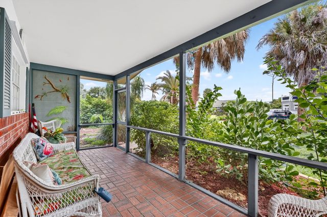 902 SE OCEAN Avenue, Stuart, FL 34996