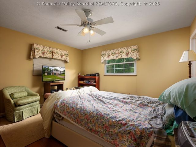 106 Holley Drive, Nitro, WV 25143