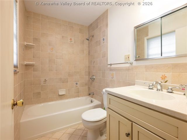 106 Holley Drive, Nitro, WV 25143