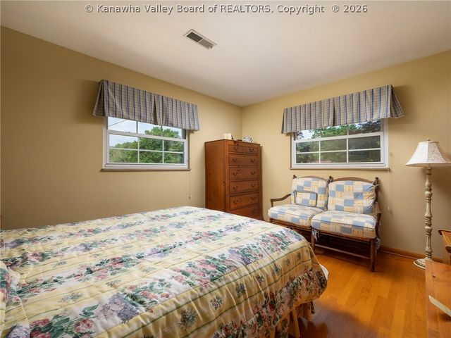 106 Holley Drive, Nitro, WV 25143