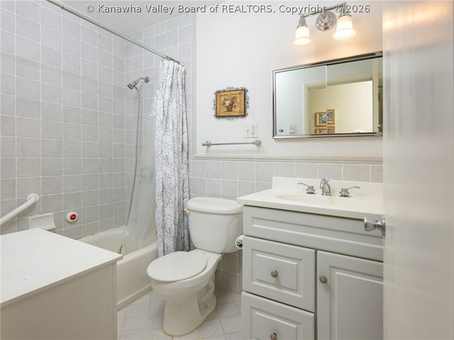 106 Holley Drive, Nitro, WV 25143