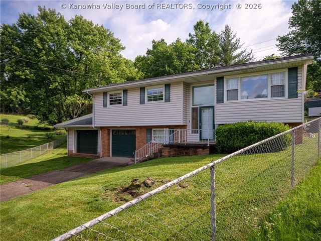 106 Holley Drive, Nitro, WV 25143