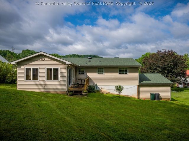 106 Holley Drive, Nitro, WV 25143