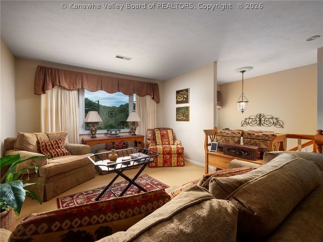 106 Holley Drive, Nitro, WV 25143