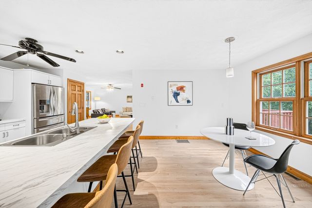 35 Brentwood Rd, Woburn, MA 01801