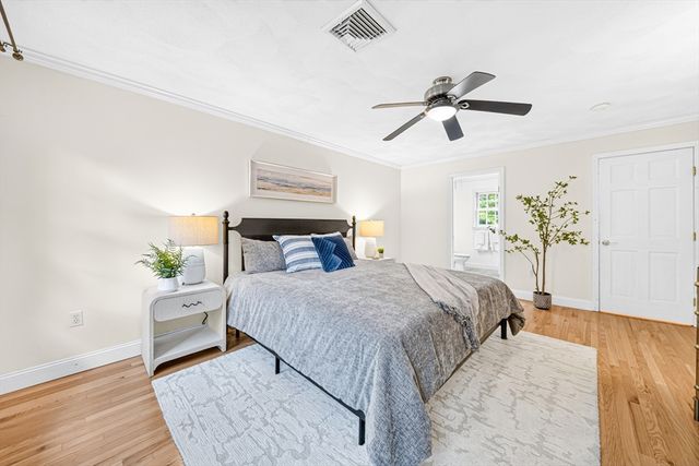 35 Brentwood Rd, Woburn, MA 01801