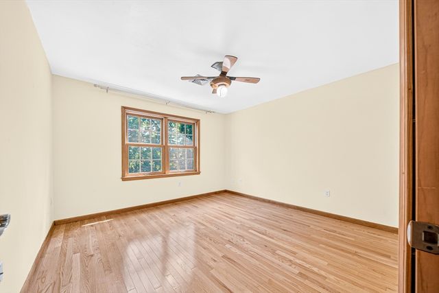 35 Brentwood Rd, Woburn, MA 01801
