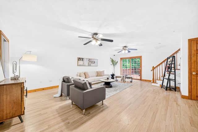 35 Brentwood Rd, Woburn, MA 01801