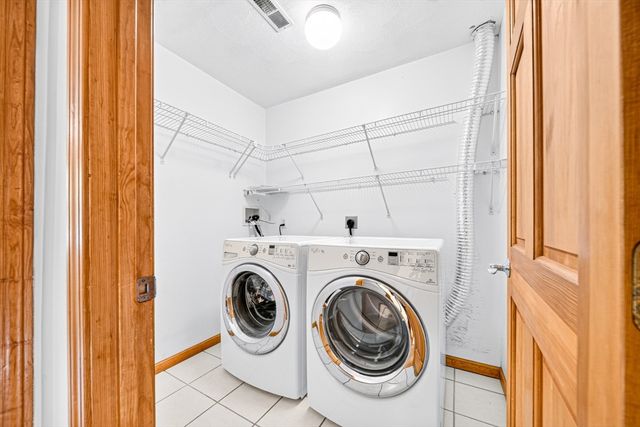 35 Brentwood Rd, Woburn, MA 01801