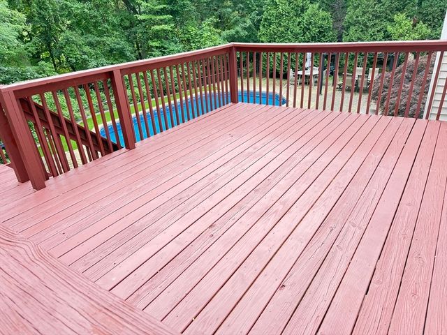 35 Brentwood Rd, Woburn, MA 01801