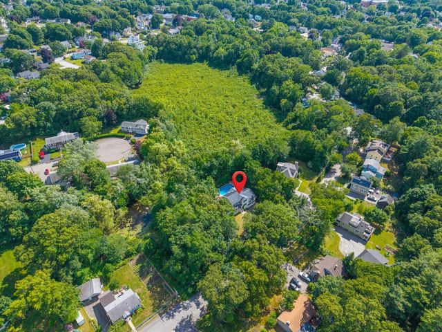 35 Brentwood Rd, Woburn, MA 01801