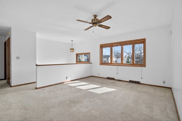 1266 Doreen Avenue, Waterloo, IA 50701