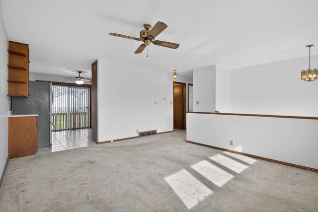 1266 Doreen Avenue, Waterloo, IA 50701