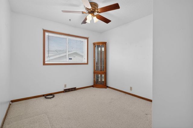 1266 Doreen Avenue, Waterloo, IA 50701