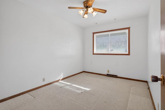 1266 Doreen Avenue, Waterloo, IA 50701