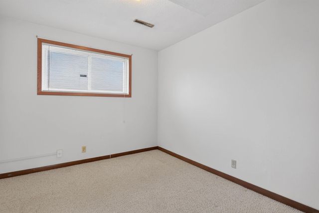 1266 Doreen Avenue, Waterloo, IA 50701