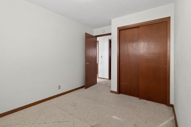 1266 Doreen Avenue, Waterloo, IA 50701