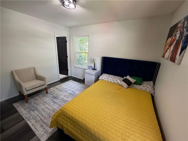 11500 Manchester Avenue, Kansas City, MO 64134