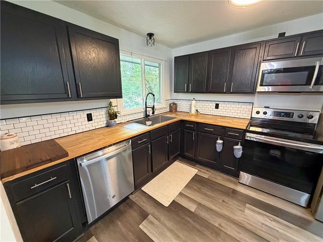 11500 Manchester Avenue, Kansas City, MO 64134