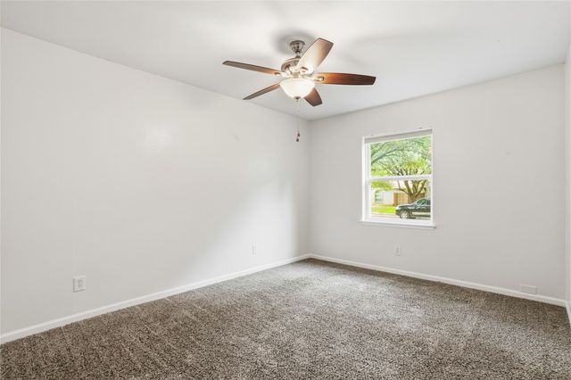 1113 Winterwood Drive, Lewisville, TX 75067