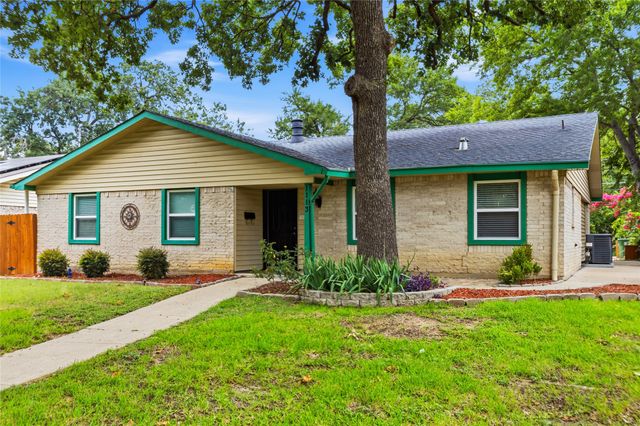 1113 Winterwood Drive, Lewisville, TX 75067