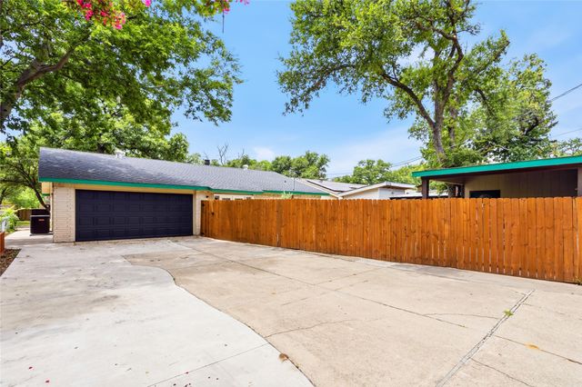 1113 Winterwood Drive, Lewisville, TX 75067