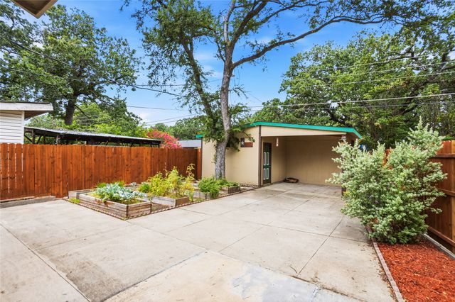 1113 Winterwood Drive, Lewisville, TX 75067