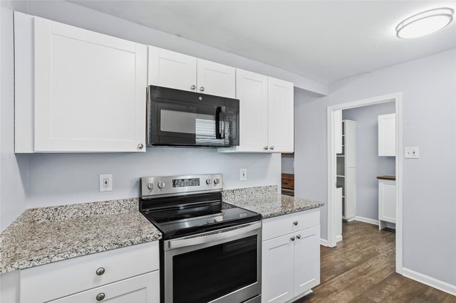 1113 Winterwood Drive, Lewisville, TX 75067