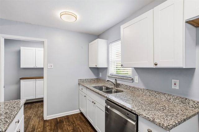 1113 Winterwood Drive, Lewisville, TX 75067