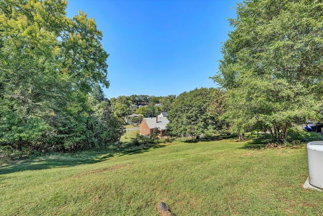 2248 Vale AVE, Roanoke, VA 24012