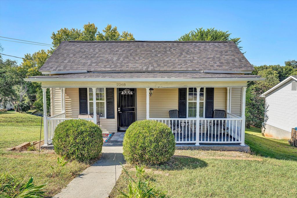 2248 Vale AVE, Roanoke, VA 24012