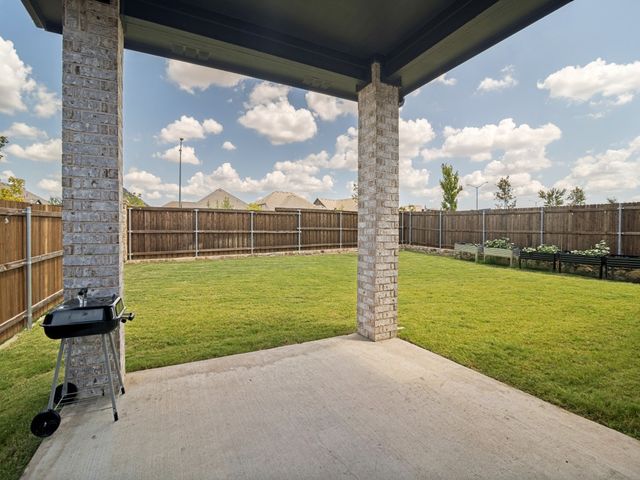733 Grand Dale Drive, Lavon, TX 75166