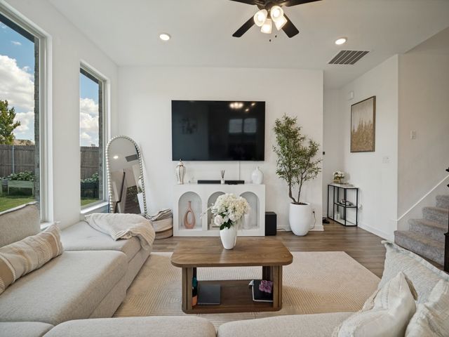 733 Grand Dale Drive, Lavon, TX 75166