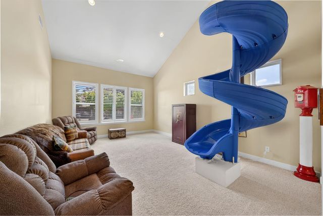 3084 Rall Avenue, Clovis, CA 93619