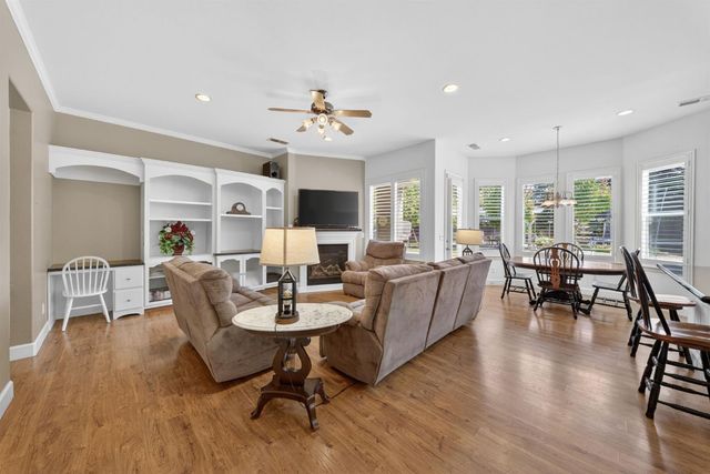 3084 Rall Avenue, Clovis, CA 93619