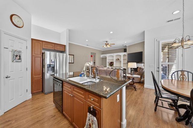 3084 Rall Avenue, Clovis, CA 93619