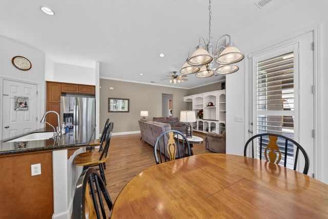 3084 Rall Avenue, Clovis, CA 93619