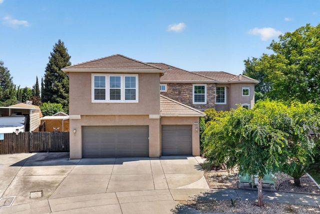 3084 Rall Avenue, Clovis, CA 93619