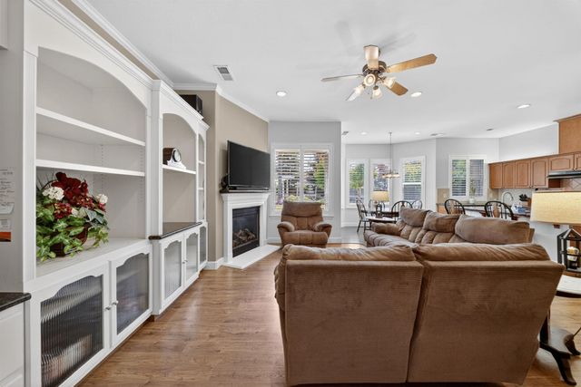 3084 Rall Avenue, Clovis, CA 93619