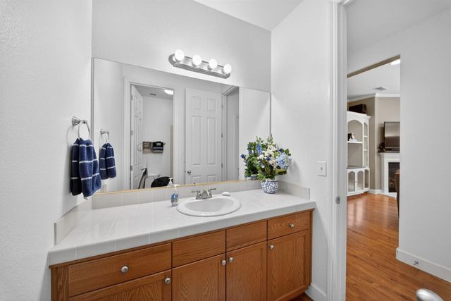 3084 Rall Avenue, Clovis, CA 93619