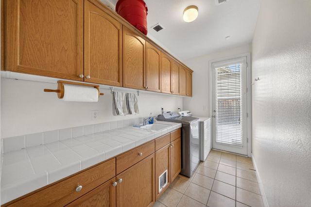 3084 Rall Avenue, Clovis, CA 93619