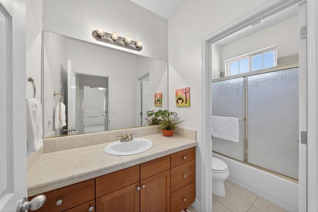 3084 Rall Avenue, Clovis, CA 93619