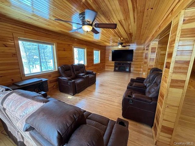 84 Mongaup Road, Hurleyville, NY 12747