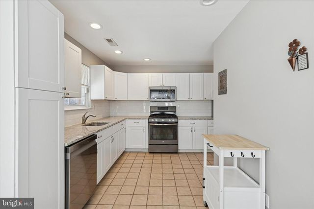 100 MAGNOLIA CT, Collegeville, PA 19426