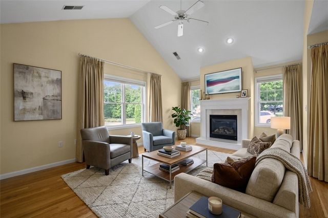 500 Mendon Road 326, Cumberland, RI 02864