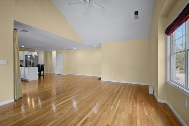 500 Mendon Road 326, Cumberland, RI 02864