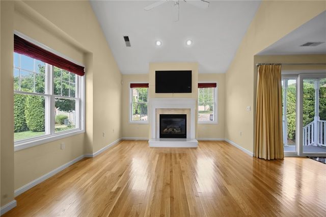 500 Mendon Road 326, Cumberland, RI 02864